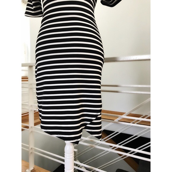 𝓑&𝓦 𝓢𝘵𝘳𝘪𝘱𝘦𝘥 𝓓𝘳𝘦𝘴𝘴 🖤 - Picture 3 of 5